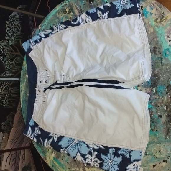 Lot of 3 swim / athletic shorts - Medium - size 32 - old navy, rip curl, kirra - Picture 4 of 4